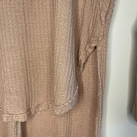 FREE PEOPLE woman's size XS Ventura faded rose thermal oversized high low top - Picture 9 of 13